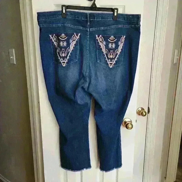 Vintage America High Rise Crop Kick Embroidered Casual Jeans Plus Size 24 - Picture 1 of 11